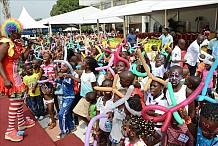Fête de Noël / Dans le jardin du Palais présidentiel: Mme Dominique Ouattara comble 3000 enfants de cadeaux