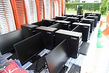 Deux cent cinquante ordinateurs offerts par une fondation à 25 écoles secondaires privés
