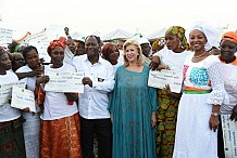 Fonds d’aide aux femmes du Denguélé : La 1ère Dame offre un chèque de 200 millions FCfa