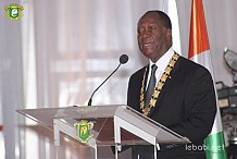 Ouattara, investi président, promet une 