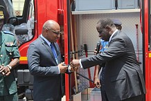 Lutte contre les incendies au plateau : Le maire Akossi Bendjo offre des équipements au GSPM