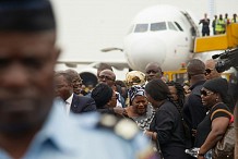 Entre rire et larmes, Kinshasa accueille la dépouille de la star Papa Wemba