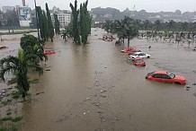Une pluie torrentielle fait deux morts et d'énormes dégâts matériels à Abidjan