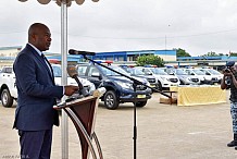 Côte d'Ivoire : La police reçoit 52 véhicules et 10.000 treillis