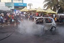 Abidjan: Une voiture prend feu au carrefour de la Riviera 2, à Cocody