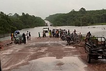 Pluies diluviennes : La ''Côtière'' coupée en deux par les eaux, cet axe routier fortement déconseillé