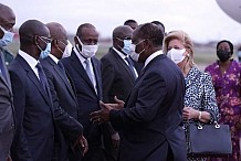Le président Ouattara de retour à Abidjan après un séjour privé en France