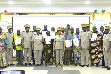 Projet de Pôle Agro-Industriel dans la Région du Bélier et dans le District Autonome de Yamoussoukro : les certificats fonciers remis aux bénéficiaires