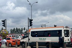 Interdiction des Gbaka à Adjamé : une décision impopulaire qui suscite grogne et colère