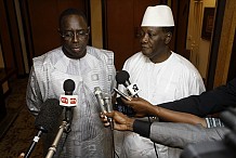 Emmanuel Macron reçoit Alassane Ouattara et Macky Sall