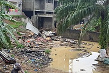 Pluies diluviennes à Abidjan : l'effondrement d'un mur fait deux morts dont un enfant